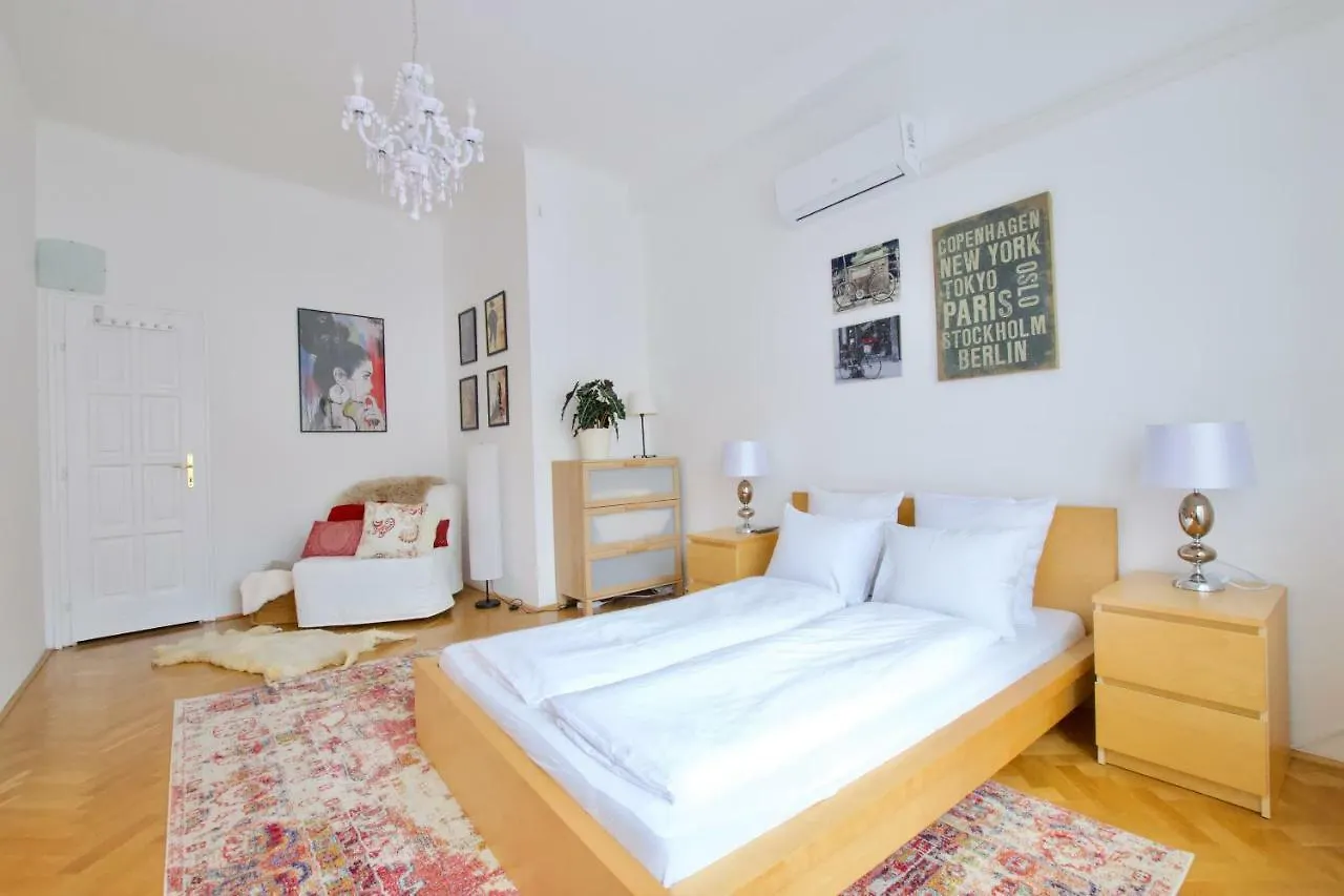בודפשט Standard Apartment By Hi5 - Madach Imre 1