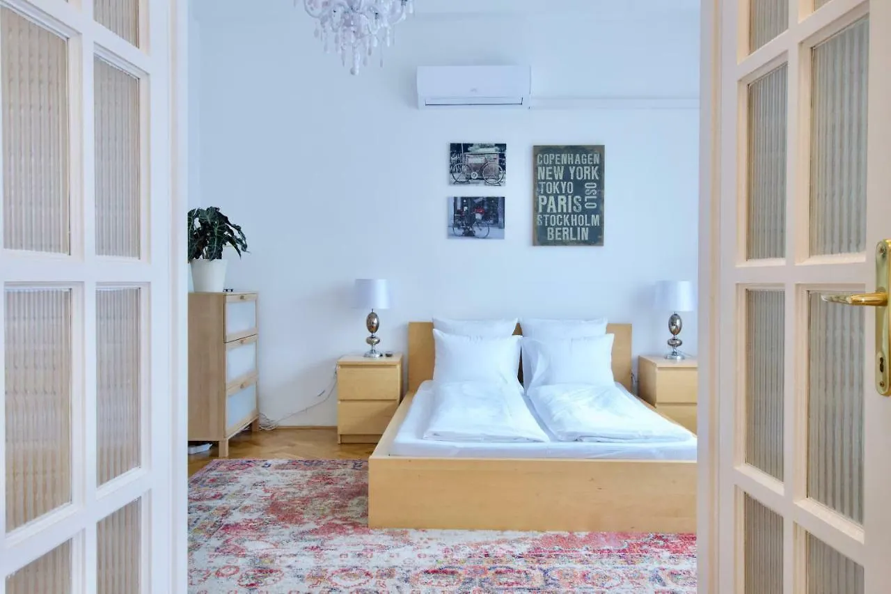 בודפשט Standard Apartment By Hi5 - Madach Imre 1
