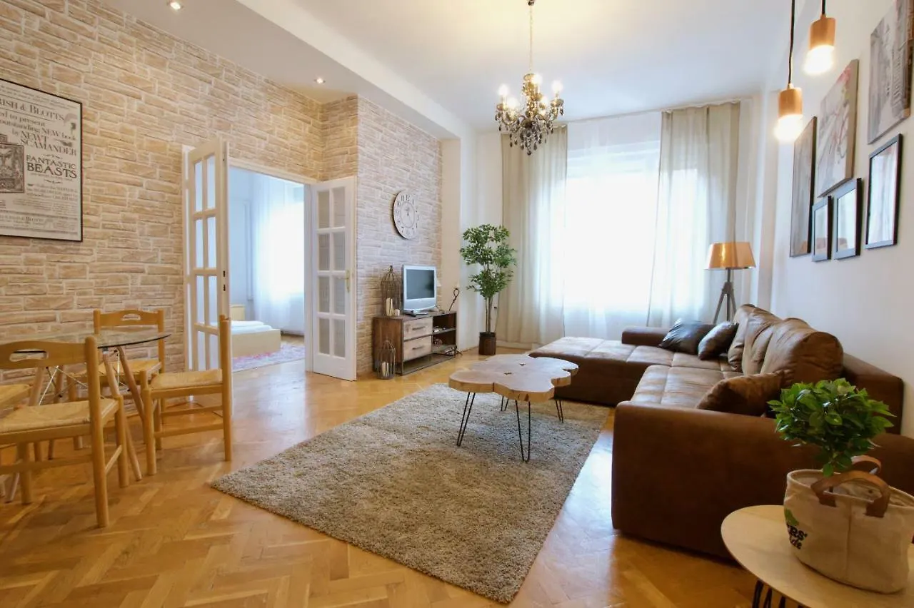 בודפשט Standard Apartment By Hi5 - Madach Imre 1